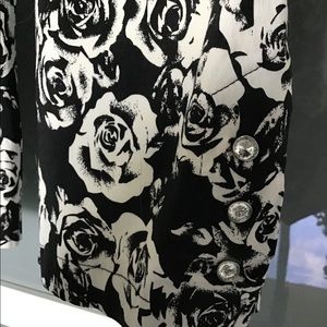 Stretch capris in clam digger length.